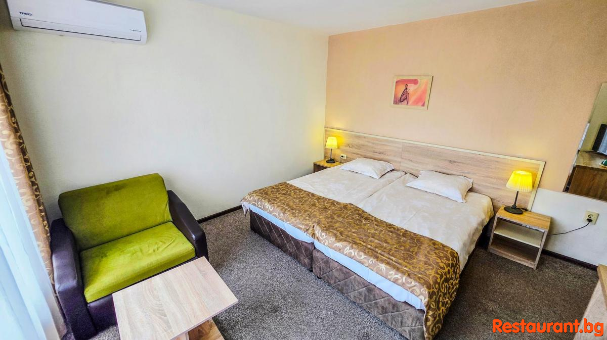 Rooms and Apartments Summer 2026