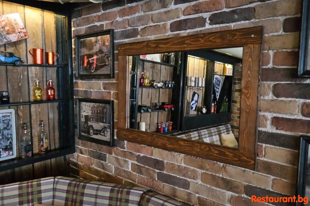 Interior THE BEARS