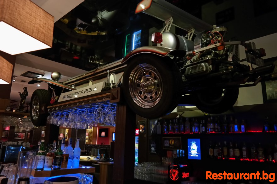 The Motor Bar at QUEENS PUB