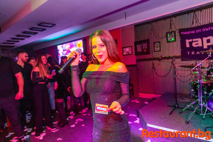 Students party with MIRELA 2025