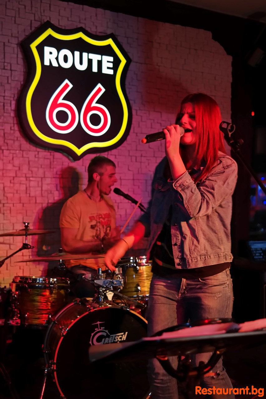Live Music & DJ