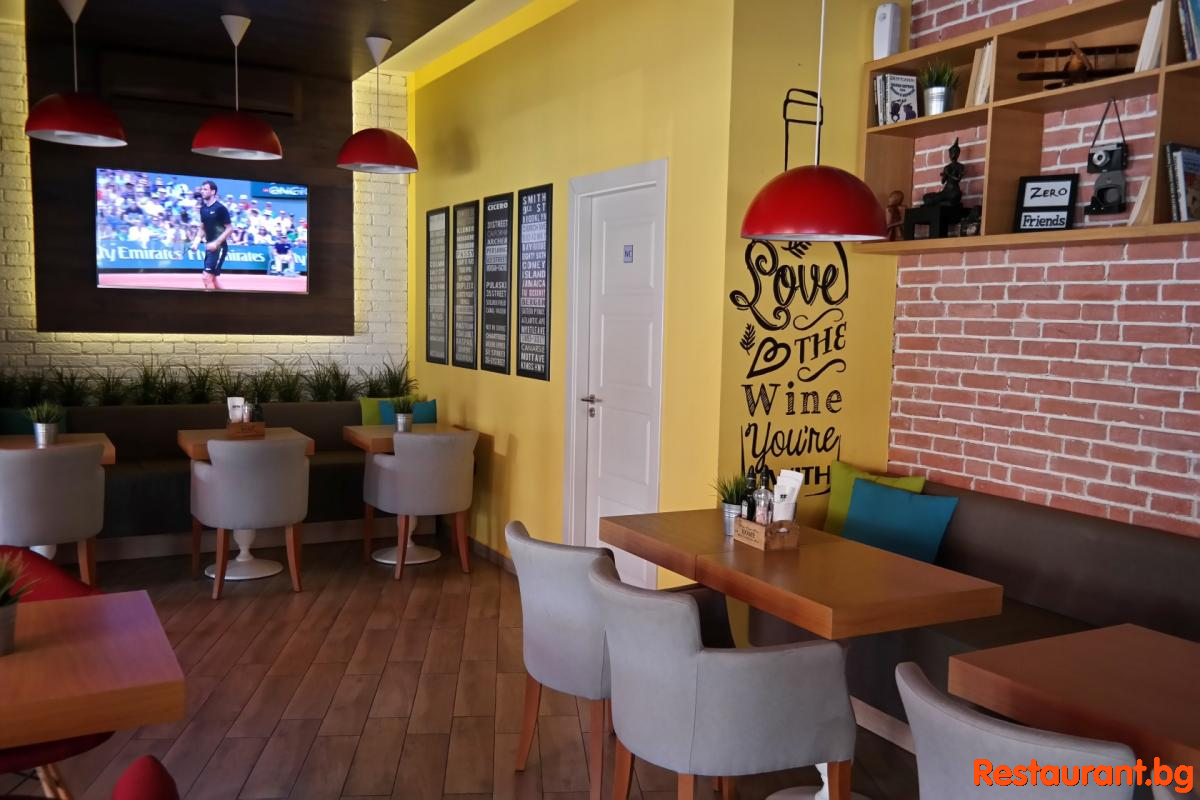 Bar &amp; Grill ZERO Sunny Beach 