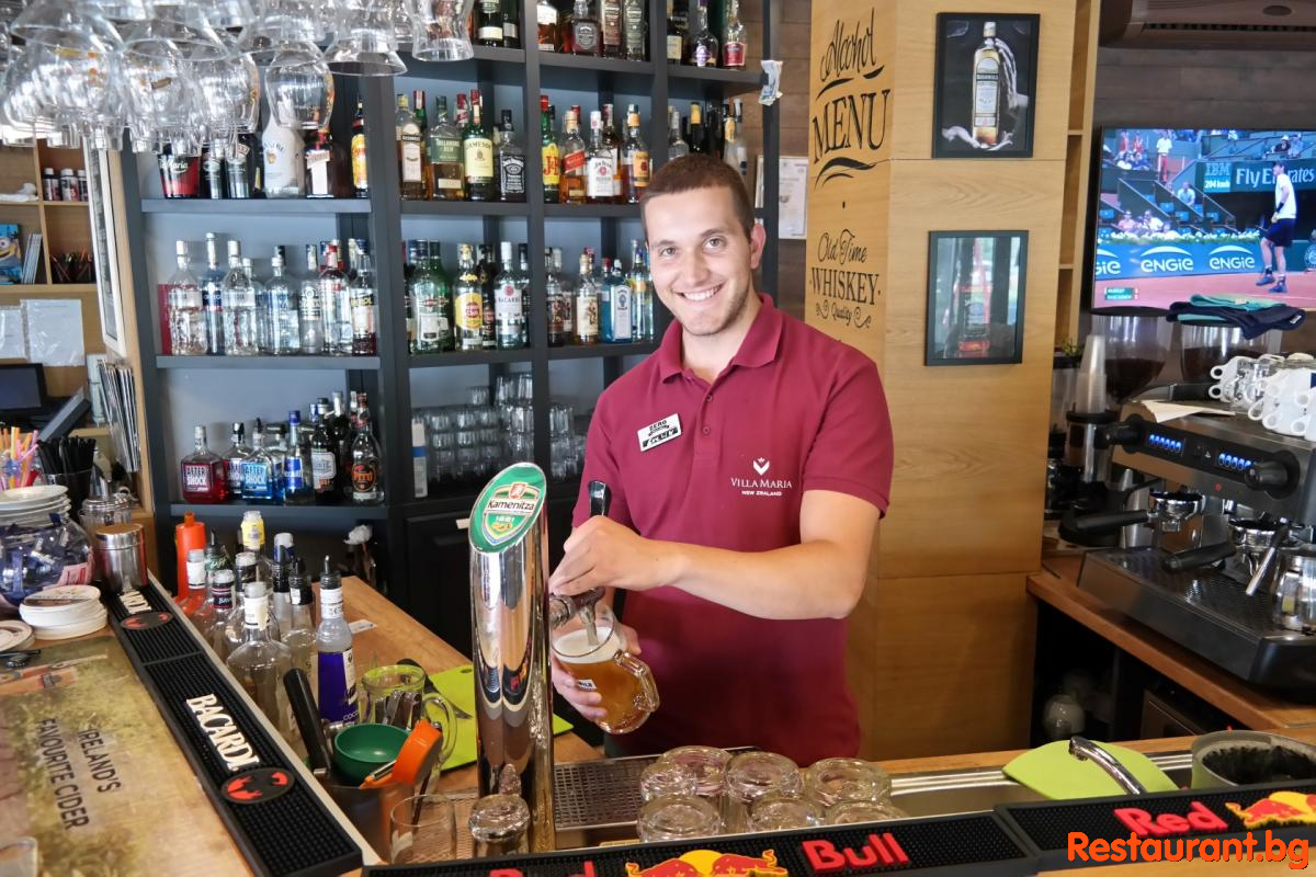 Bar &amp; Grill ZERO Sunny Beach 