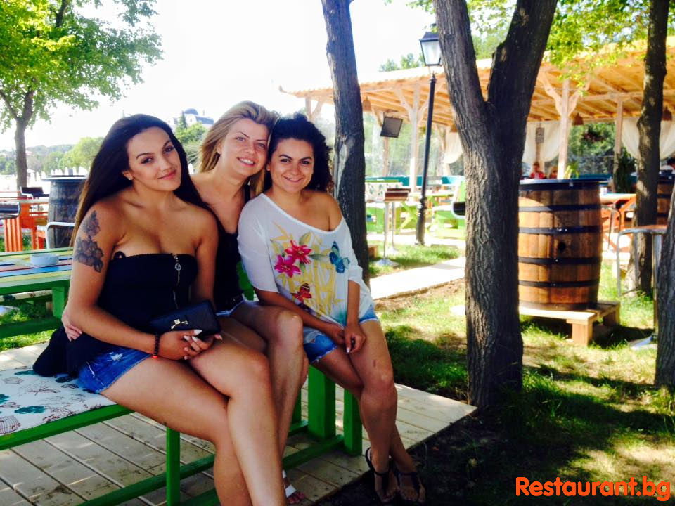 Bar Fish &amp; Grill PARADISE BEACH Restaurant Sunny Beach 