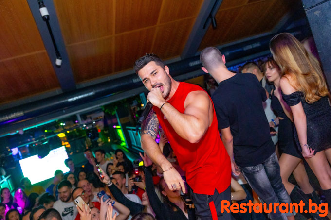 Students Party with GALIN