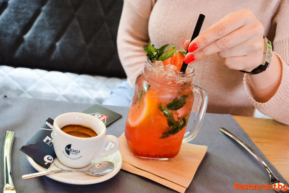 Food & Drinks
