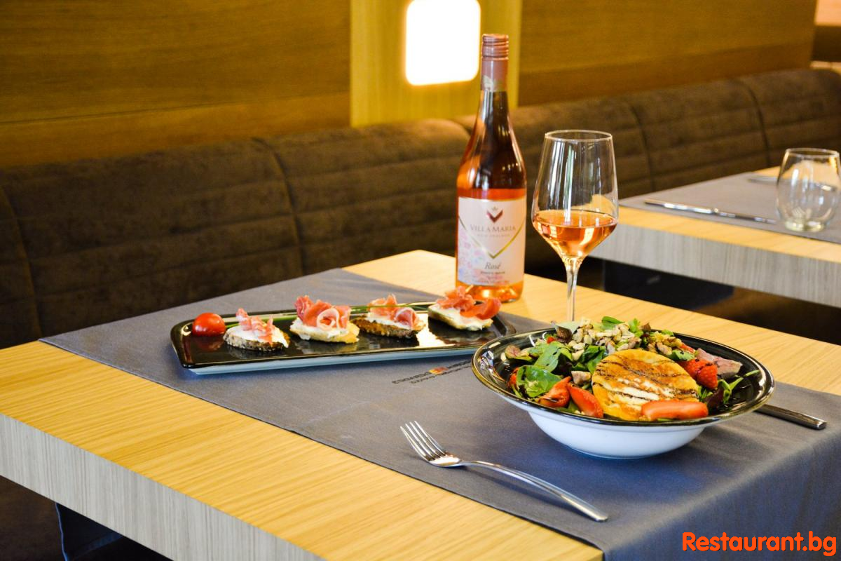 Food & Drinks
