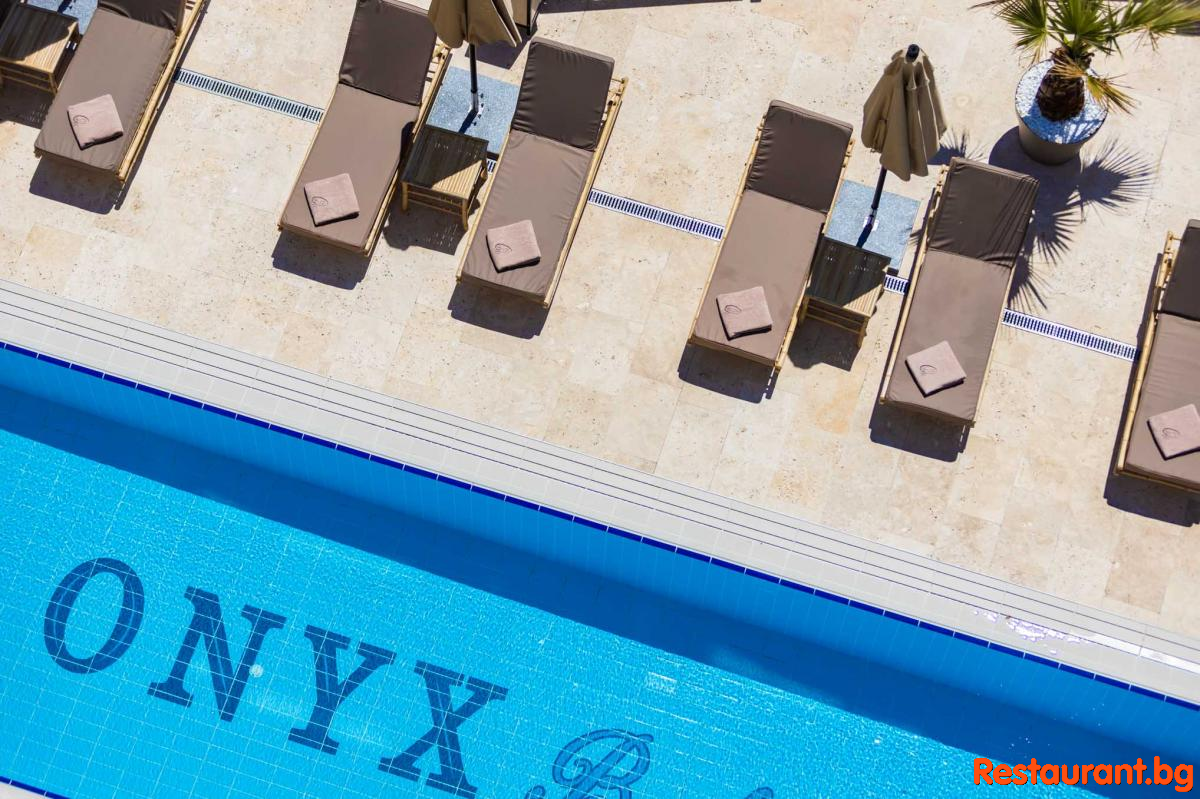 ONYX Pools