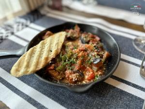 OSTERIA TARTUFO – ПОЕМИ КЪМ НАПОЛИ !