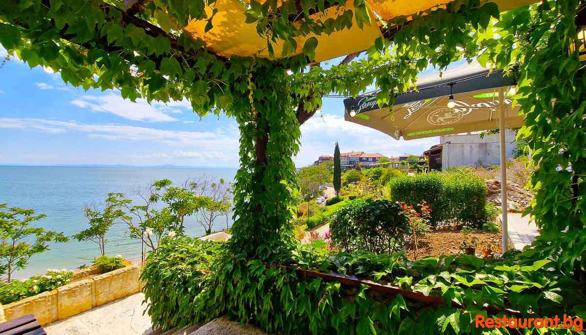 Restaurant IANNIS PARADISE Old Nessebar Bulgaria