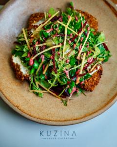 KUZINA празнува 1 година ! А вие може да спечелите Вечеря за двама с бутилка селектирано гръцко вино