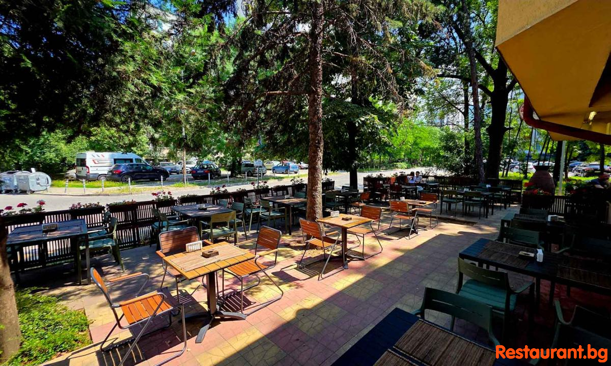 OSTERIA TARTUFO Garden