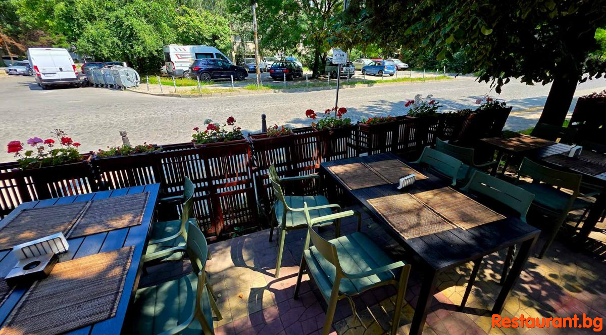 OSTERIA TARTUFO Garden